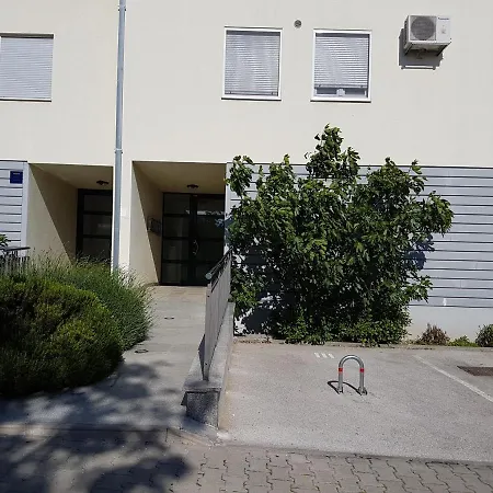 Vukovarska Rose Apartamento